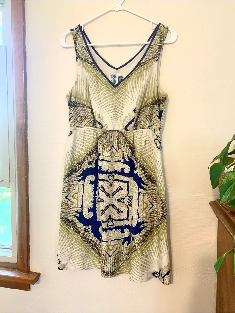Anthropologie 100% Silk Dress. Edme and Essylte brand. Size Small.